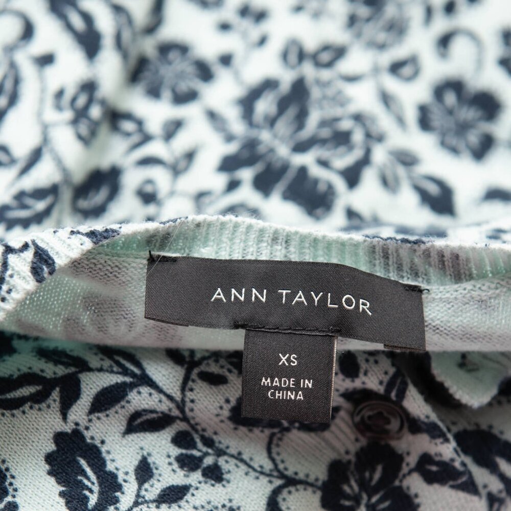 Ann Taylor Ann Cardigan 100% Cotton Floral Button Up Office Blue Green Size XS - Picture 4 of 6